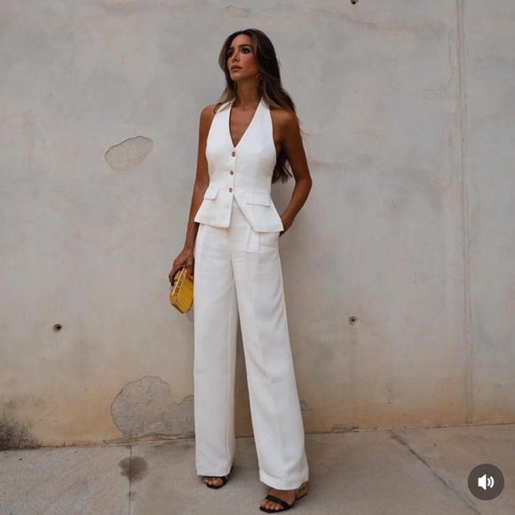 Zara Tops - Zara OPEN BACK HALTER VEST